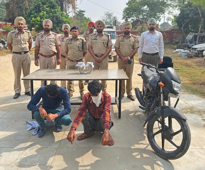 लाखों की नकदी के साथ चोर और लुटेरे पटियाला पुलिस के हत्थे चढ़े